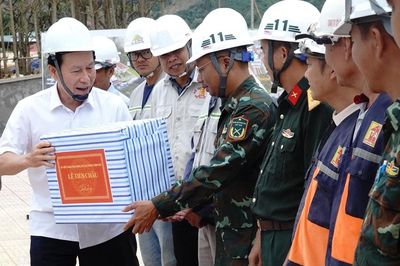 Hai dự án xây dựng trường nội trú ở A Lưới phải hoàn thành trước 30/8