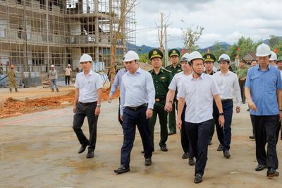 Phó Thủ tướng Lê Tiến Châu kiểm tra tiến độ trường nội trú liên cấp các xã biên giới ở Huế