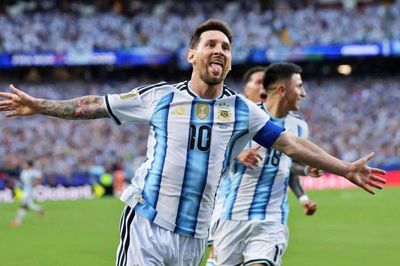 Siêu máy tính dự đoán kết quả Anh vs Argentina: Kẻ tám lạng, người nửa cân