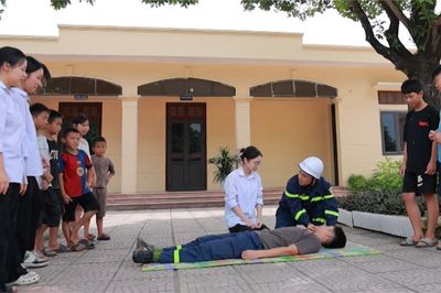 Công an Hà Nội tuyền truyền kỹ năng sống cho trẻ em
