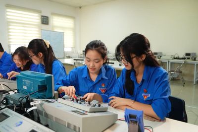 Đưa Nghị quyết đại hội vào cuộc sống