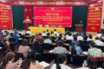 Chủ tịch UBND tỉnh Lê Hải Hòa tiếp xúc cử tri phường Thục Phán