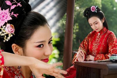 Các cụ nói: 'Đàn ông nhìn ngũ quan, đàn bà nhìn năm tháng', có nghĩa là gì?