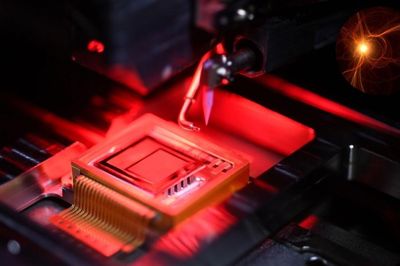 Chip hồng ngoại của MIT điều khiển ánh sáng theo từng điểm ảnh