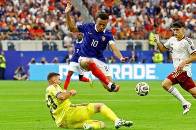 Thống kê Tây Ban Nha khiến Mbappe 'tắt điện', đội tuyển Pháp hóa tầm thường