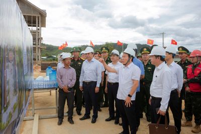Phó Thủ tướng kiểm tra tiến độ dự án trường nội trú liên cấp ở biên giới TP Huế