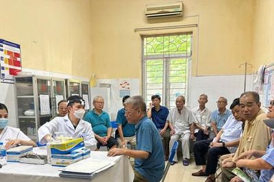 Phường Dương Nội: Khám sức khỏe miễn phí cho người có công nhân dịp 27-7