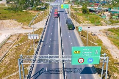 Cao tốc Bắc - Nam đoạn qua Hà Tĩnh thu phí từ hôm nay