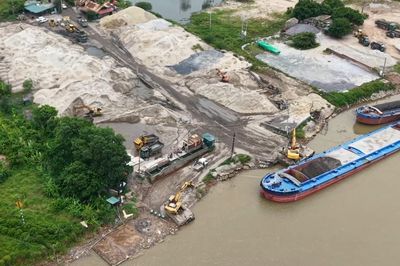 Ai để bến bãi của DN Quang Tuấn tiếp tục hoạt động sau các Chỉ thị của UBND tỉnh Hưng Yên?