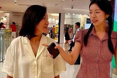 Con gái Hồng Đào tuổi 24 sống kín tiếng, là chỗ dựa tinh thần của mẹ