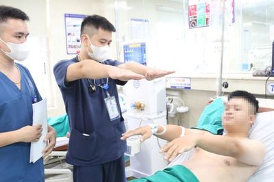 Đang nghỉ trưa tại văn phòng, bất ngờ ngừng tim nhiều lần