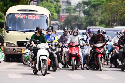 Miền Bắc tiếp tục nắng nóng 36 độ trước khi bước vào đợt mưa dông mạnh