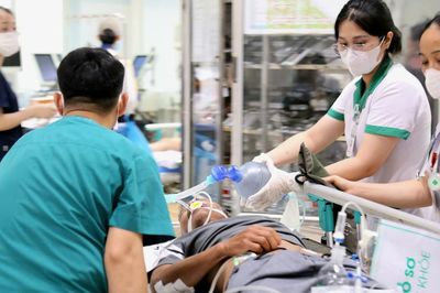 Từ hôm nay - 15/7, chế độ phụ cấp đặc thù mới với nhân viên y tế có hiệu lực