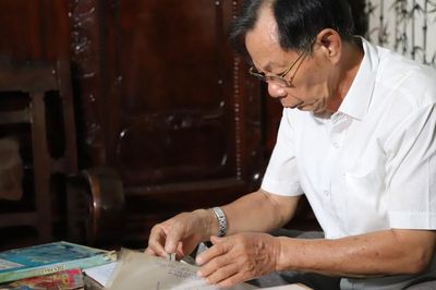 Bác sĩ quân y gần 50 năm đi tìm đồng đội, trả 'món nợ' với những người nằm lại