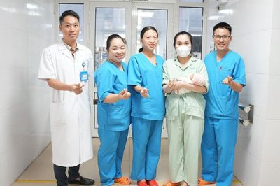 Cứu sống trẻ sinh non 26 tuần mắc nhiều bệnh lý nguy kịch