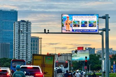 Khám phá hệ thống màn hình LED cảnh báo ùn tắc giao thông ở Hà Nội