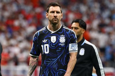Anh 0-0 Argentina: Va chạm nảy lửa