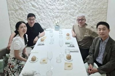 Chồng hơn 20 tuổi của Lee Young Ae hiếm hoi lộ diện