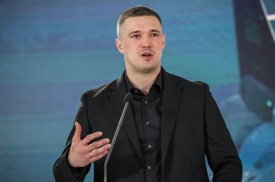 Bộ trưởng Quốc phòng Ukraine từ chức