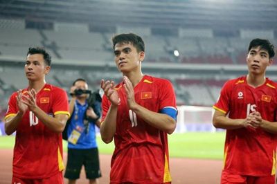 Khuất Văn Khang rời tuyển Việt Nam