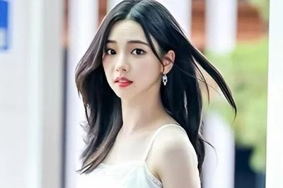 Mỹ nhân 'giống hệt AI' gây bàn tán