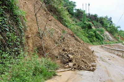 Miền núi phía Bắc mưa lớn kéo dài, cảnh báo lũ trên nhiều sông