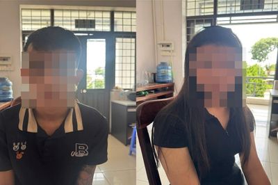 Trai làng rủ gái bản trộm xe công nông