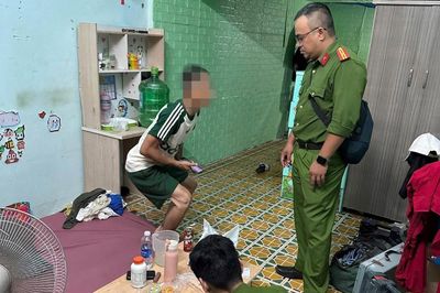 Kiểm tra ma túy đột xuất 200 trường hợp tại chung cư lúc rạng sáng