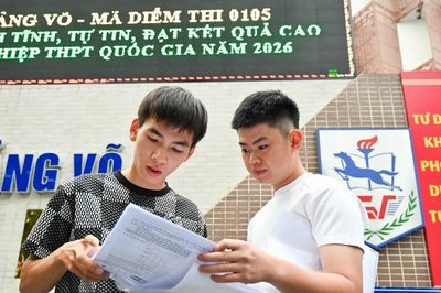 Chuyên gia giáo dục: 'Tiêu cực không nằm ở việc tách hay nhập kỳ thi'