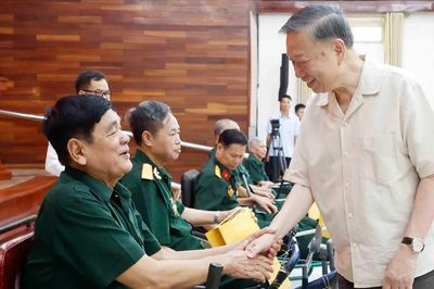 Lãnh đạo Đảng, Nhà nước thăm, tặng quà thương binh, bệnh binh và người có công