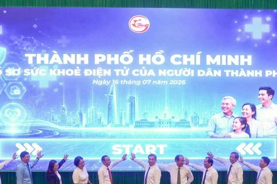 Phó Bí thư Thành ủy TPHCM Nguyễn Phước Lộc: Chăm sóc sức khỏe từ sớm, từ xa, ngay tại cộng đồng