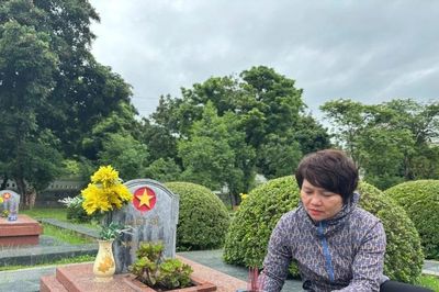 Người canh giấc ngủ bình yên cho các anh hùng liệt sĩ