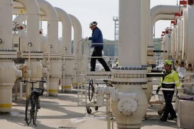 Từ khí đốt, LNG đến dầu mỏ, EU vẫn đang 'mạnh tay' mua hàng Nga