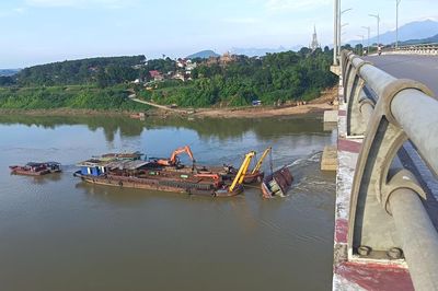 Tuyến đường thủy qua cầu Sông Lô lưu thông trở lại