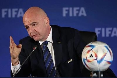 Chủ tịch FIFA mất lá phiếu tại UEFA sau vụ tiền đạo tuyển Mỹ được ưu ái