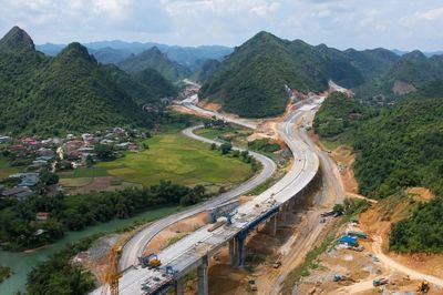 Phó Chủ tịch Cao Bằng: Hạ tầng giao thông vẫn là 'điểm nghẽn của điểm nghẽn'