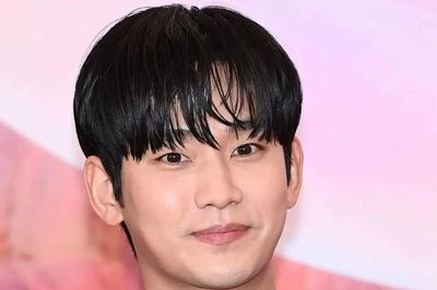 40 kịch bản phim chờ Kim Soo Hyun