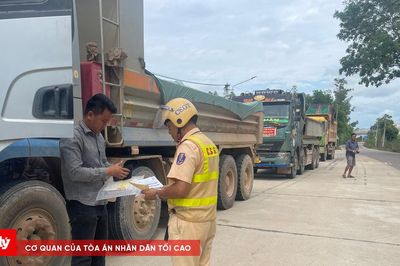 Gia Lai kiểm tra gắt xe chở vật liệu, buộc tháo dỡ thùng xe cơi nới