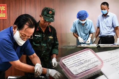 Sớm chiều ở công viên Lê Thị Riêng, vị bác sĩ quân y chỉ mong nghe tiếng hô: 'Còn răng!'