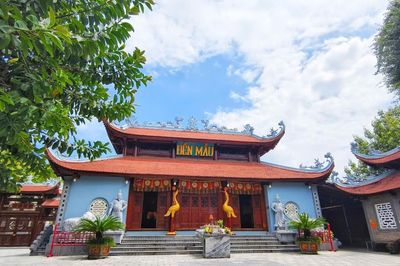 Ngôi đền ở Lào Cai có cột mốc quốc gia nằm trong khuôn viên