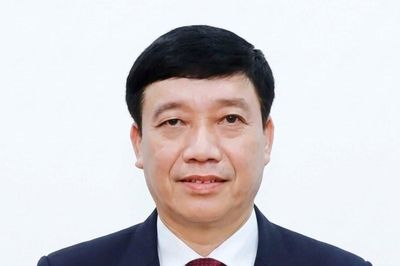 Giám đốc Sở Tài chính Ninh Bình được chấp thuận thôi việc theo nguyện vọng