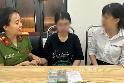 Tiệm vàng ở Hà Nội giúp nữ sinh 18 tuổi thoát bẫy lừa gần 700 triệu đồng