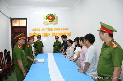 Khởi tố, bắt tạm giam 6 bị can về hành vi can tội 'lừa dối khách hàng'