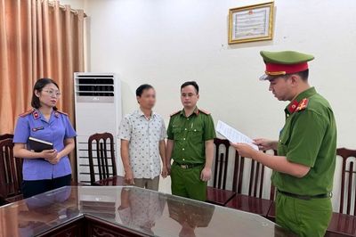 VKSND tỉnh Ninh Bình: Phê chuẩn khởi tố 4 bị can chi tiêu trái quy định 1,4 tỉ đồng tiền ngân sách