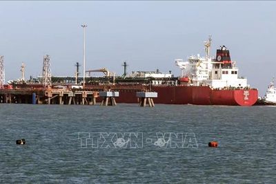 Ấn Độ cấm bố trí thuyền viên trên các tàu qua eo biển Hormuz