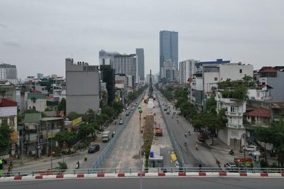Hà Nội: Rào chắn gần 500m đường Văn Cao để thi công ga metro Quần Ngựa