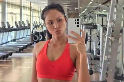 Hoa hậu H'Hen Niê khoe vóc dáng săn chắc tại phòng gym