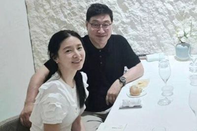 'Nàng Dae Gang Geum' Lee Young Ae trẻ đẹp bên ông xã U80