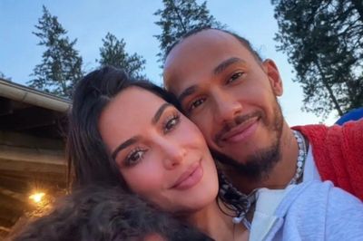 Bạn trai người mẫu Kim Kardashian gây chú ý