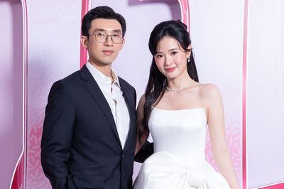 Vợ chồng Midu tình tứ giữa sự kiện, loạt khoảnh khắc ngọt ngào khiến fan 'tan chảy'